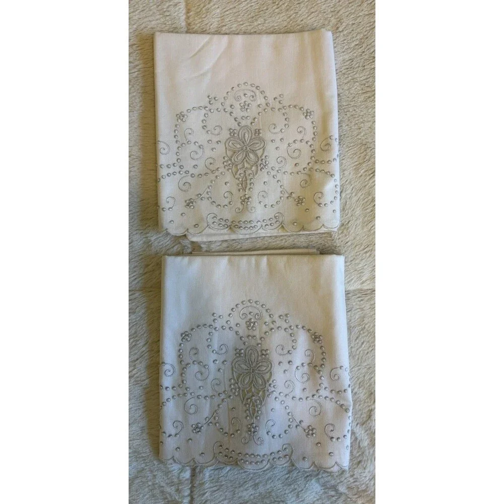 2 VTG Madeira Embroidered Cotton Pillowcase Set Floral Scalloped 22” x 34” EUC